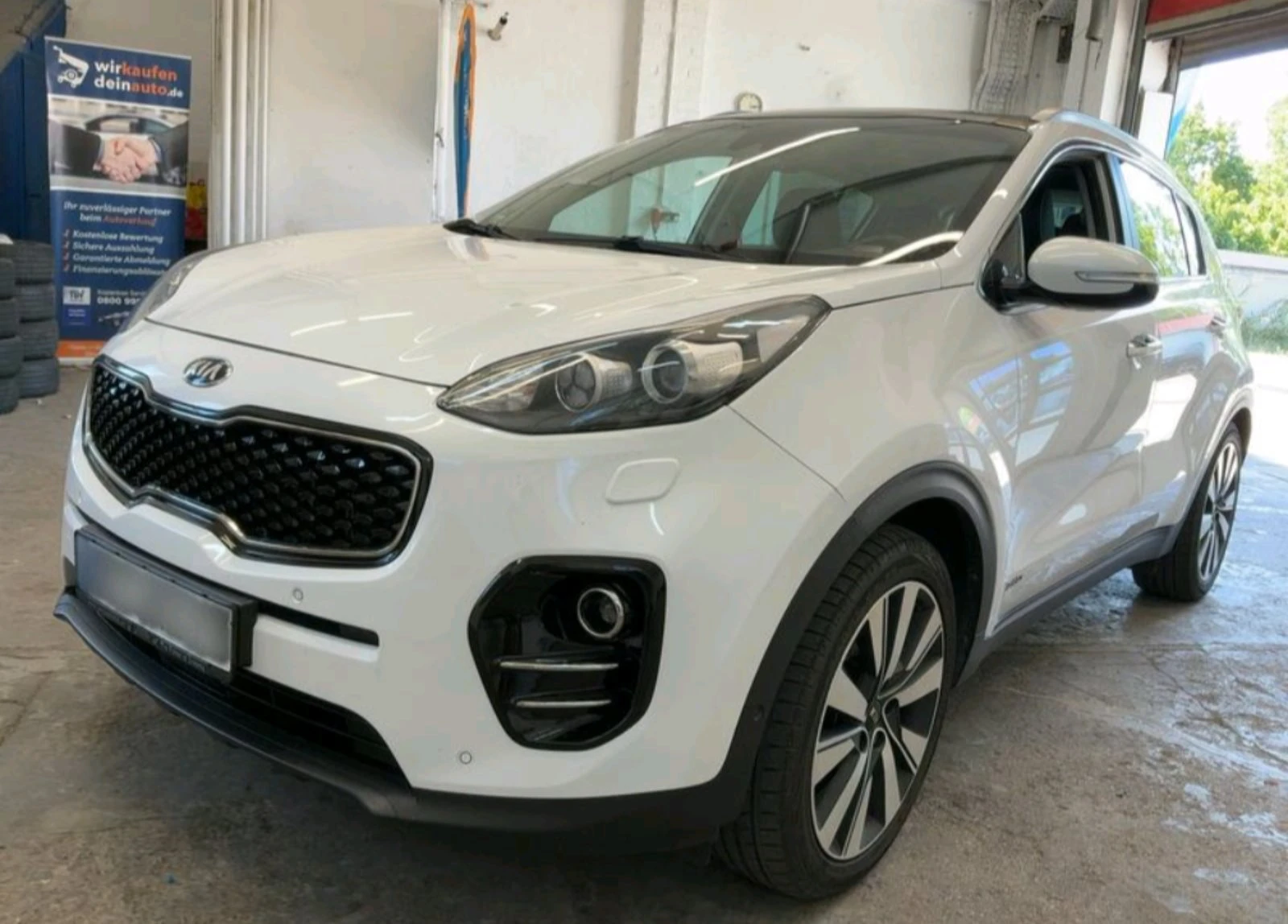 Kia Sportage 2.0CRDI* Platinum* Дистроник* Обдухване* JBL* Пано