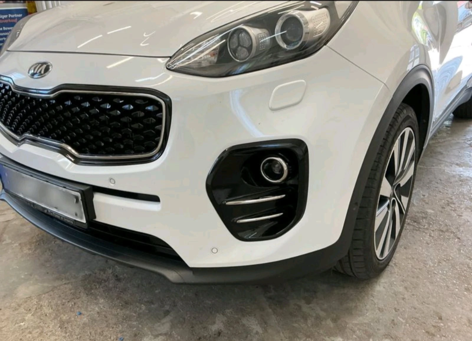 Kia Sportage 2.0CRDI* Platinum* Дистроник* Обдухване* JBL* Пано, снимка 3 - Автомобили и джипове - 56111829