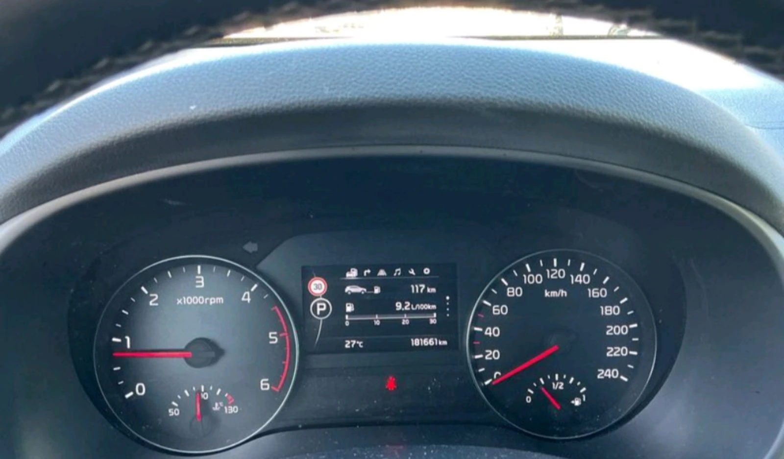 Kia Sportage 2.0CRDI* Platinum* Дистроник* Обдухване* JBL* Пано, снимка 8 - Автомобили и джипове - 56111829
