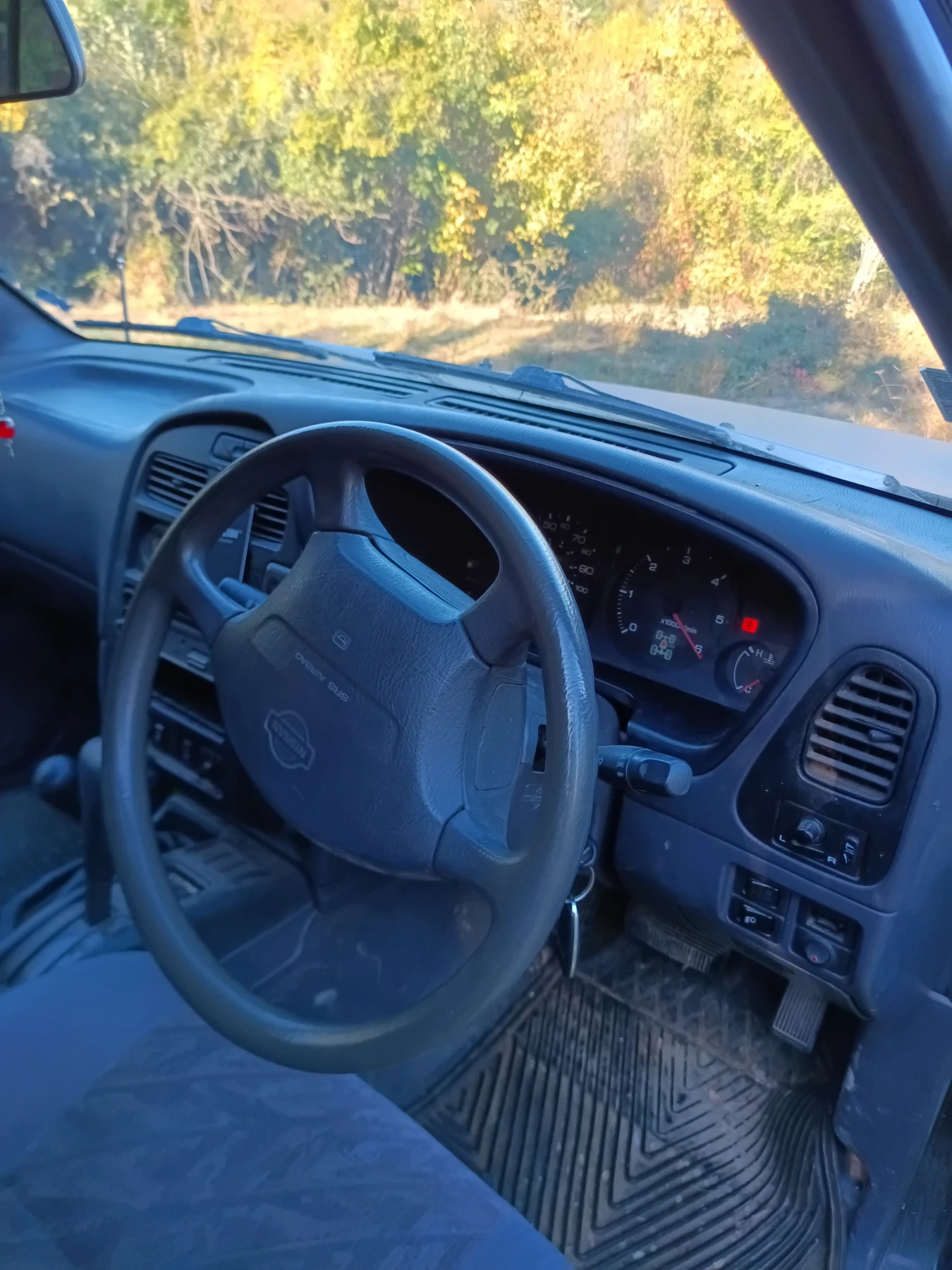 Nissan Pathfinder 2.7, снимка 7 - Автомобили и джипове - 56347665