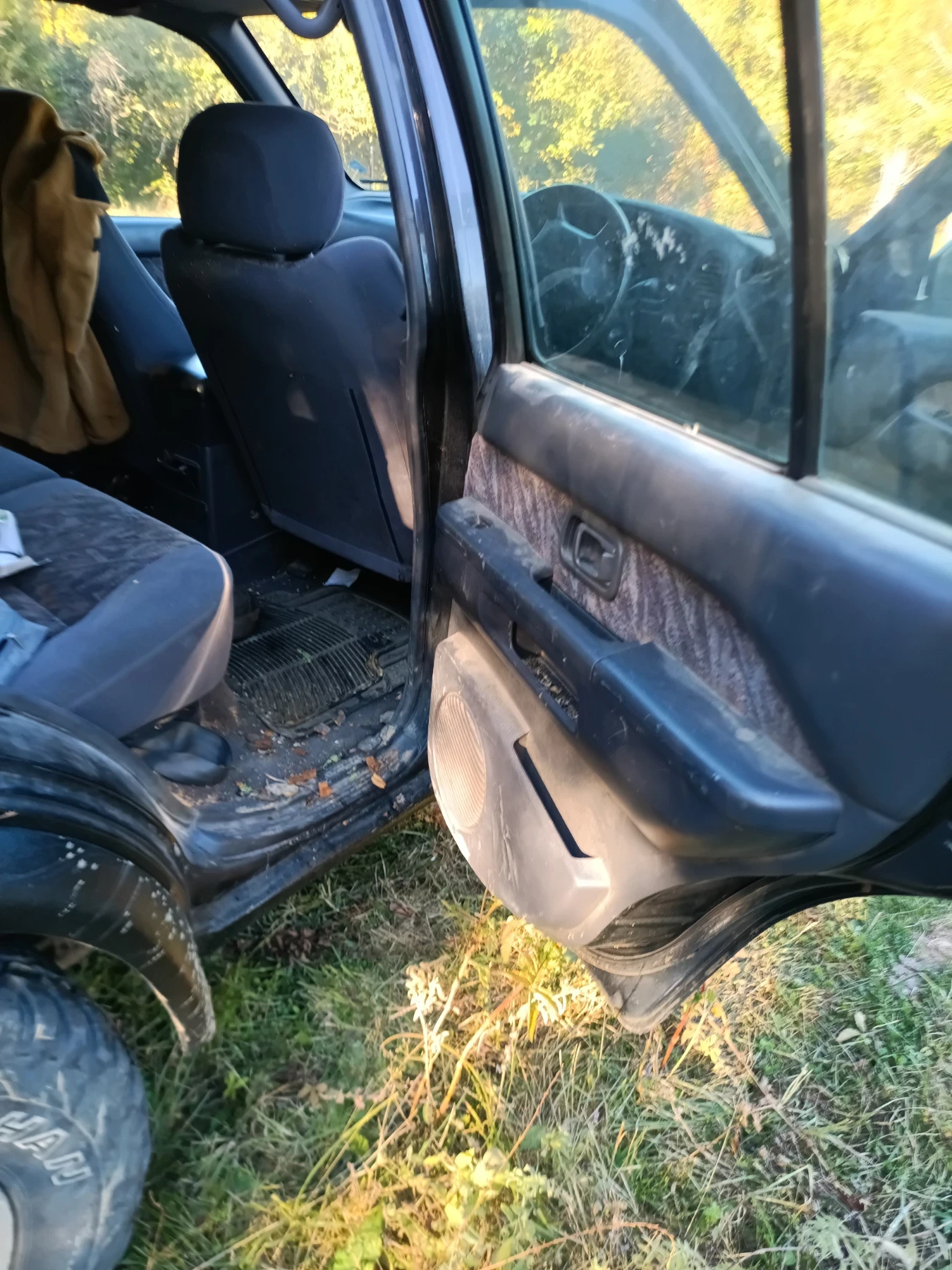 Nissan Pathfinder 2.7, снимка 11 - Автомобили и джипове - 56347665