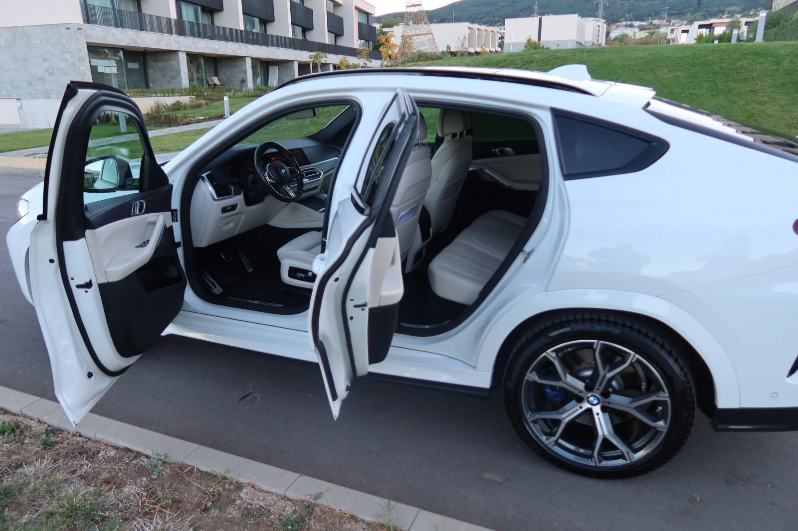BMW X6 LASER/HEAD UP/VACUUM/DISTRONIC/M-SPORT/PANO/LEAS | Mobile.bg � ����������� 12