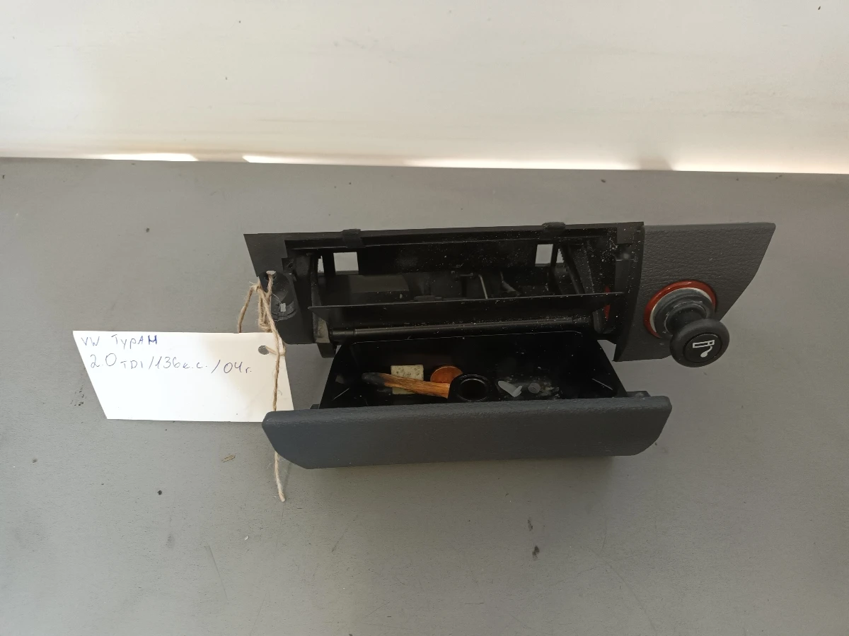 Пепелник фолксваген туран 2.0тди 