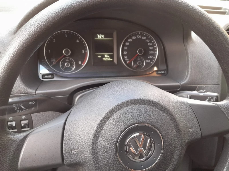 VW Caddy 1.6 TDI, снимка 7 - Автомобили и джипове - 47386875