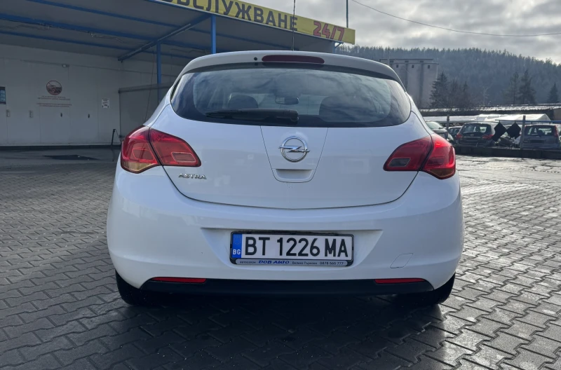 Opel Astra J, снимка 5 - Автомобили и джипове - 48571731