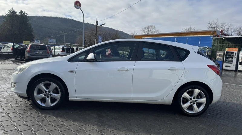 Opel Astra J, снимка 7 - Автомобили и джипове - 48571731