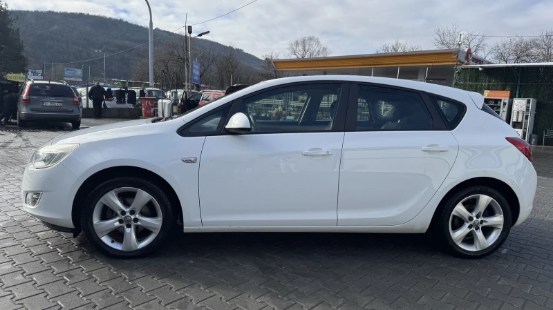 Opel Astra J, снимка 10 - Автомобили и джипове - 48571731