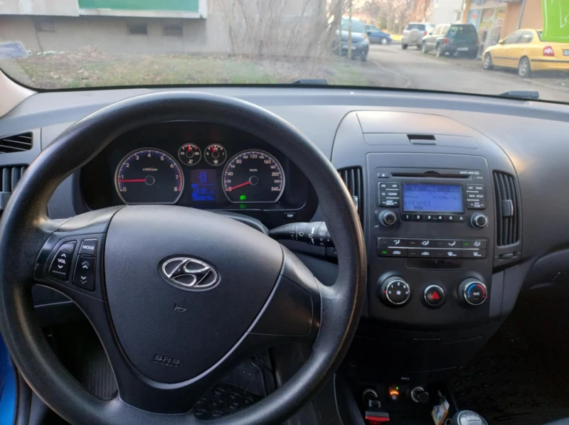 Hyundai I30 1.4i GAZ, снимка 8 - Автомобили и джипове - 48981891