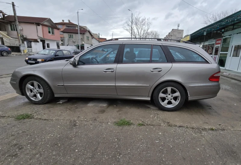 Mercedes-Benz E 320 204 k. c., снимка 4 - Автомобили и джипове - 49546632