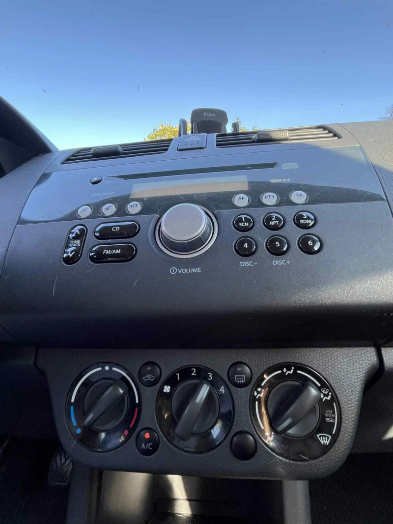 Suzuki Swift, снимка 8 - Автомобили и джипове - 52094635