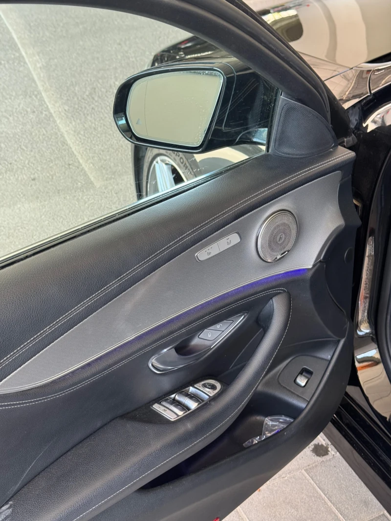 Mercedes-Benz E 220, снимка 8 - Автомобили и джипове - 51080355