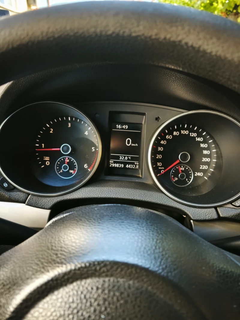 VW Golf Комби, снимка 3 - Автомобили и джипове - 52311545