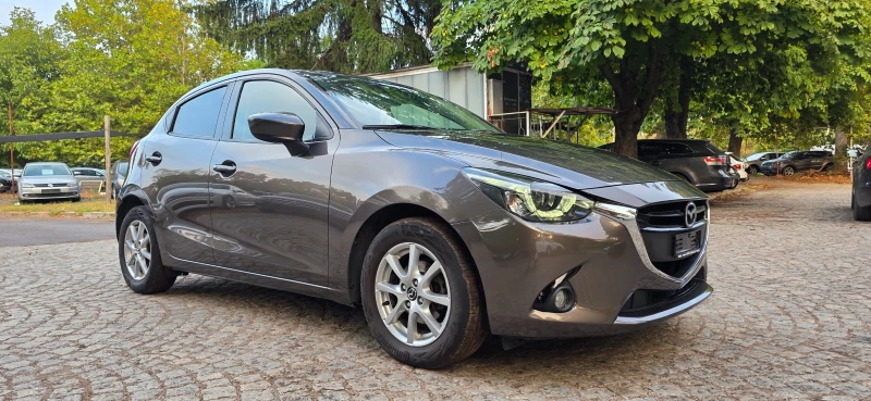 Mazda 2 1.5i SkyG * 6 ск.* KEYLESS* HEAD UP* LANE ASSIST* , снимка 3 - Автомобили и джипове - 51695806