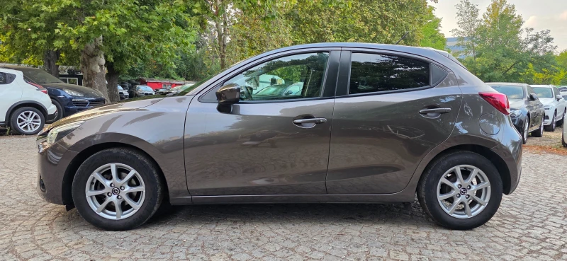 Mazda 2 1.5i SkyG * 6 ск.* KEYLESS* HEAD UP* LANE ASSIST* , снимка 6 - Автомобили и джипове - 51695806