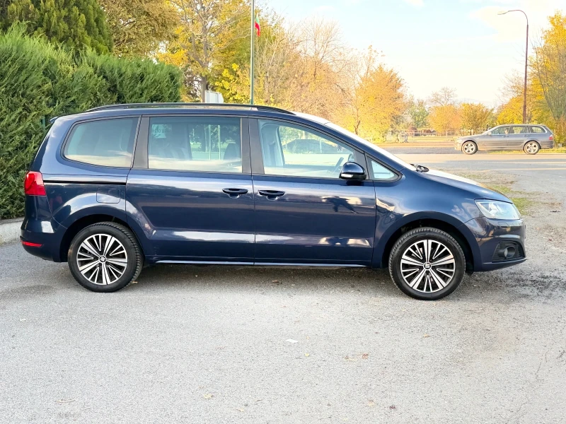 VW Sharan 2.0TDI/TOP/ОБСЛУЖЕНА/ВЪЗМОЖЕН ЛИЗИНГ, снимка 3 - Автомобили и джипове - 52427285