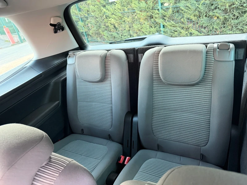 VW Sharan 2.0TDI/TOP/ОБСЛУЖЕНА/ВЪЗМОЖЕН ЛИЗИНГ, снимка 11 - Автомобили и джипове - 52427285