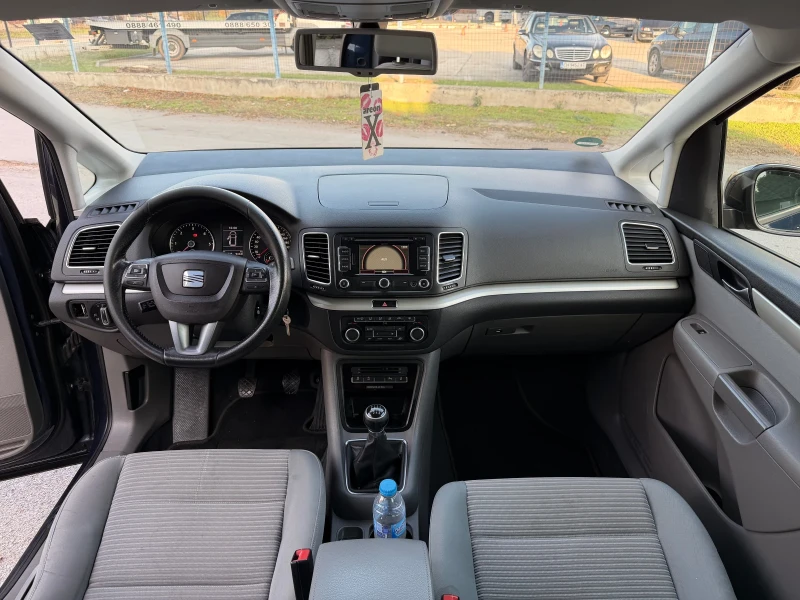 VW Sharan 2.0TDI/TOP/ОБСЛУЖЕНА/ВЪЗМОЖЕН ЛИЗИНГ, снимка 10 - Автомобили и джипове - 52427285