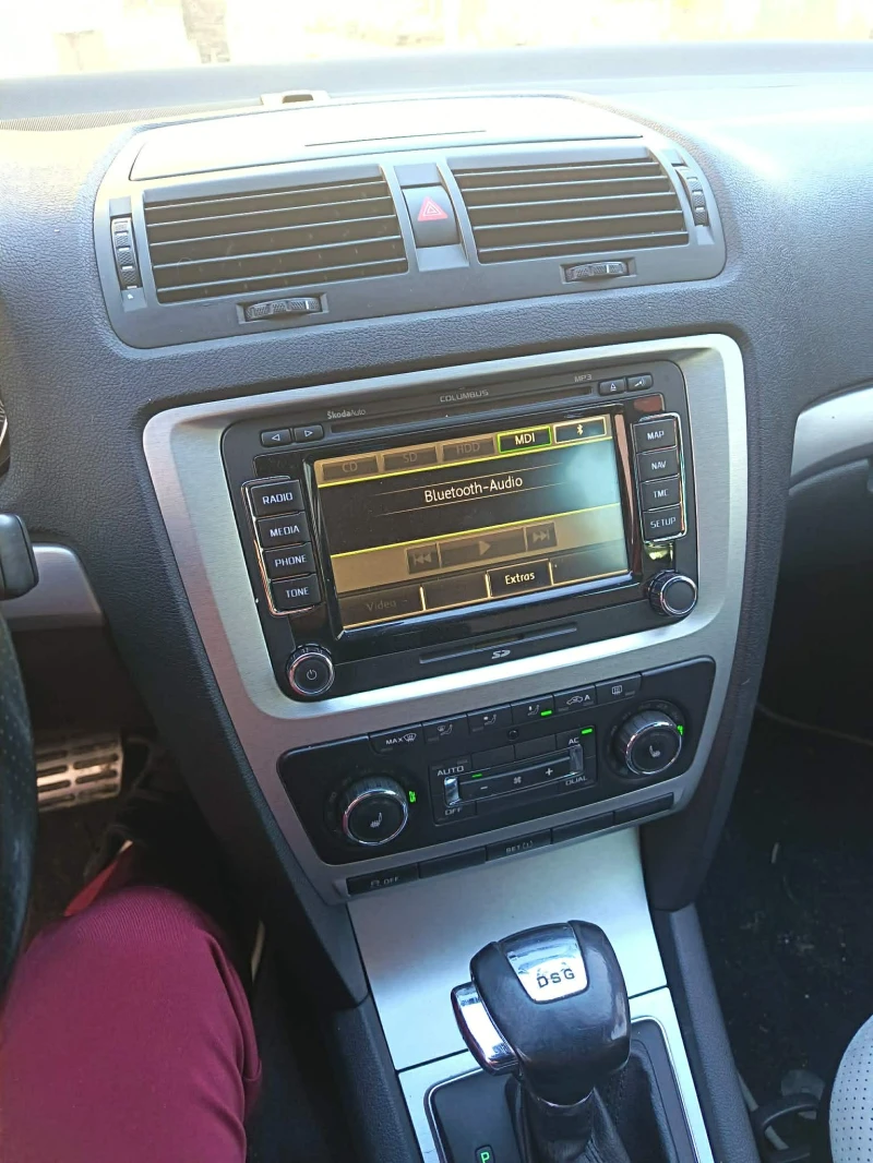 Skoda Octavia, снимка 8 - Автомобили и джипове - 52873777