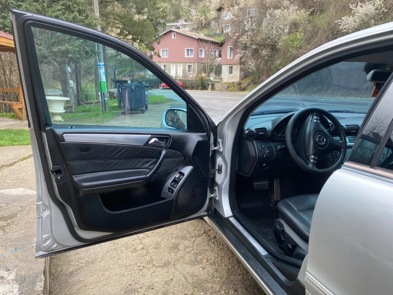 Mercedes-Benz C 320 V6 224hp+ , снимка 4 - Автомобили и джипове - 53079732