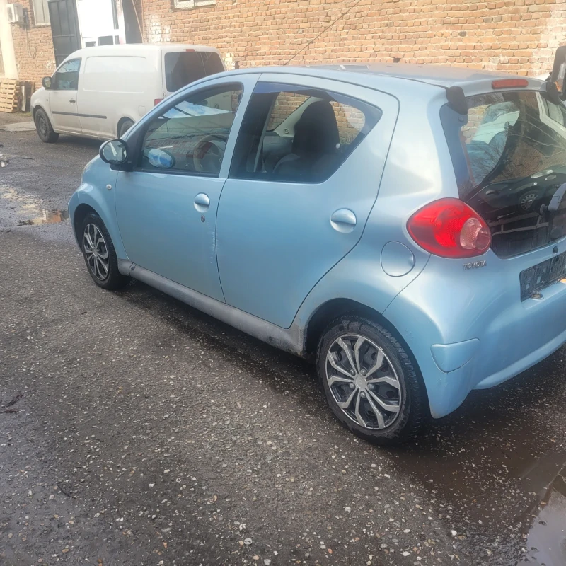 Toyota Aygo 1.0i/68k.c, снимка 8 - Автомобили и джипове - 53248515