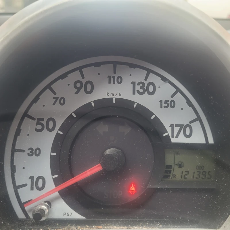 Toyota Aygo 1.0i/68k.c, снимка 2 - Автомобили и джипове - 53248515