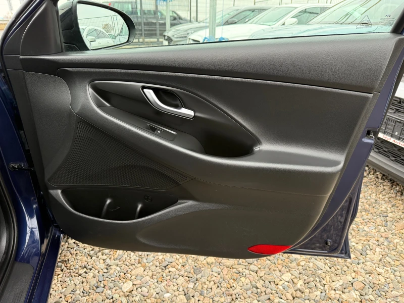 Hyundai I30 1.4 i, снимка 13 - Автомобили и джипове - 53444587