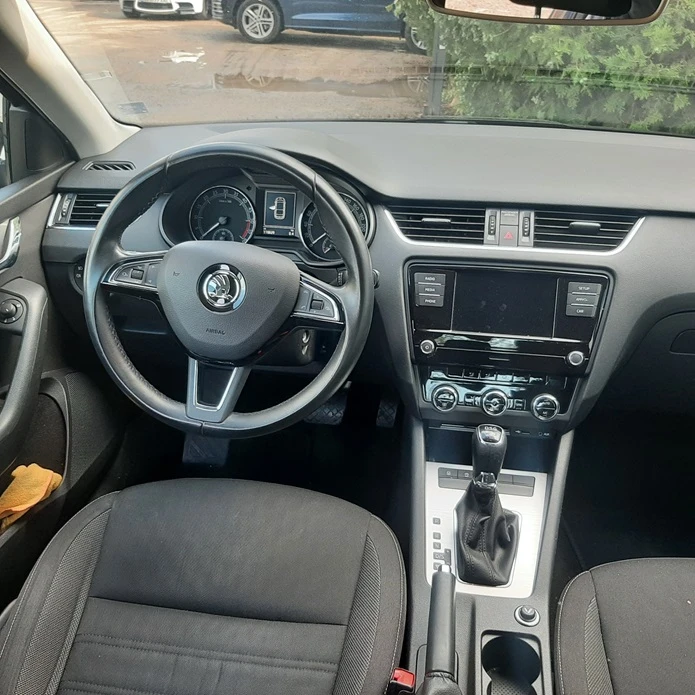 Skoda Octavia 2.0 TDI , DSG , снимка 10 - Автомобили и джипове - 49220549