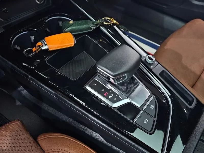 Audi A5 2.0 TDI Quattro, снимка 9 - Автомобили и джипове - 54145803