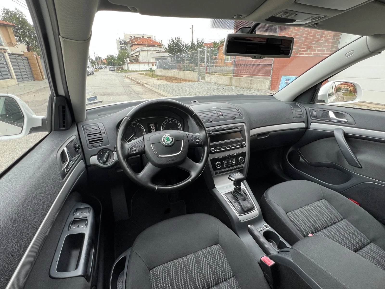 Skoda Octavia FACELIFT-1.8T-AVTOMAT-ШЕЙЦАРИЯ - изображение 9