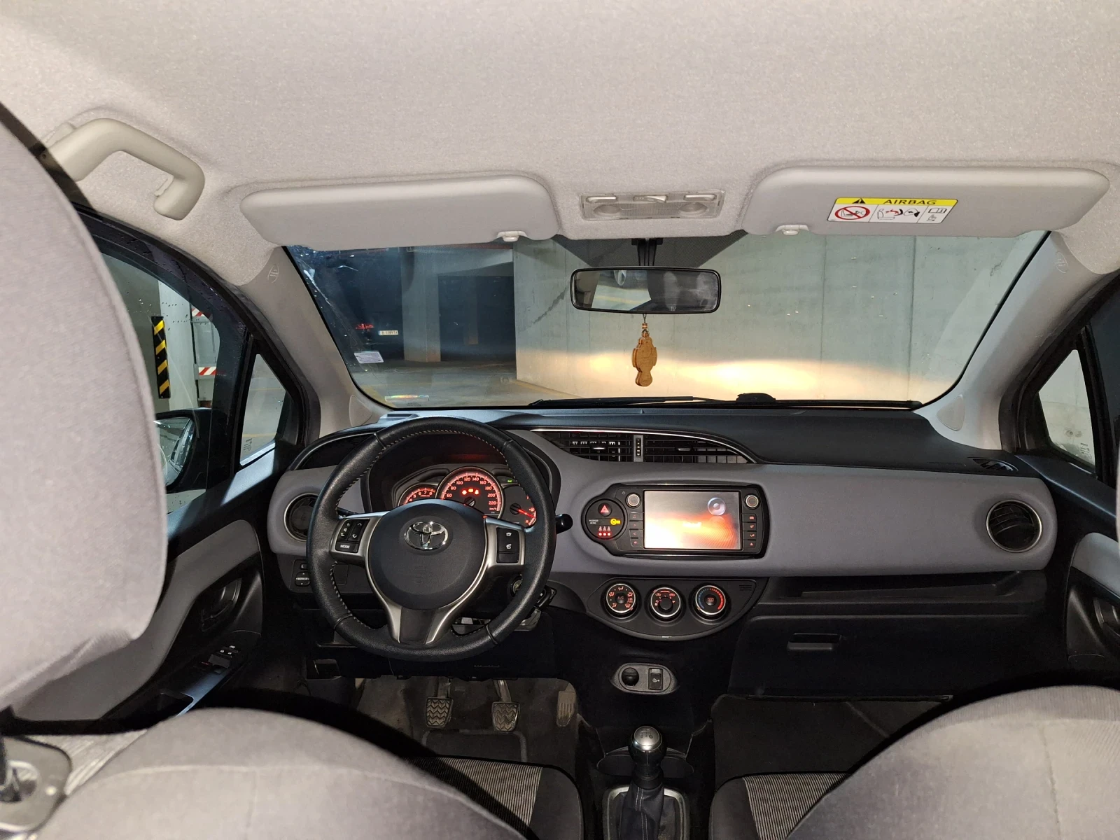 Toyota Yaris 1.0i  - изображение 5