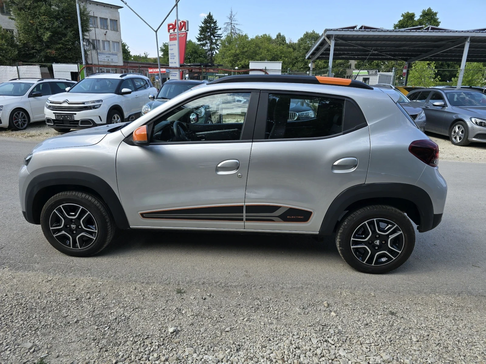 Dacia Spring Comfort Plus 45 CCS Гаранция Лизинг - изображение 2