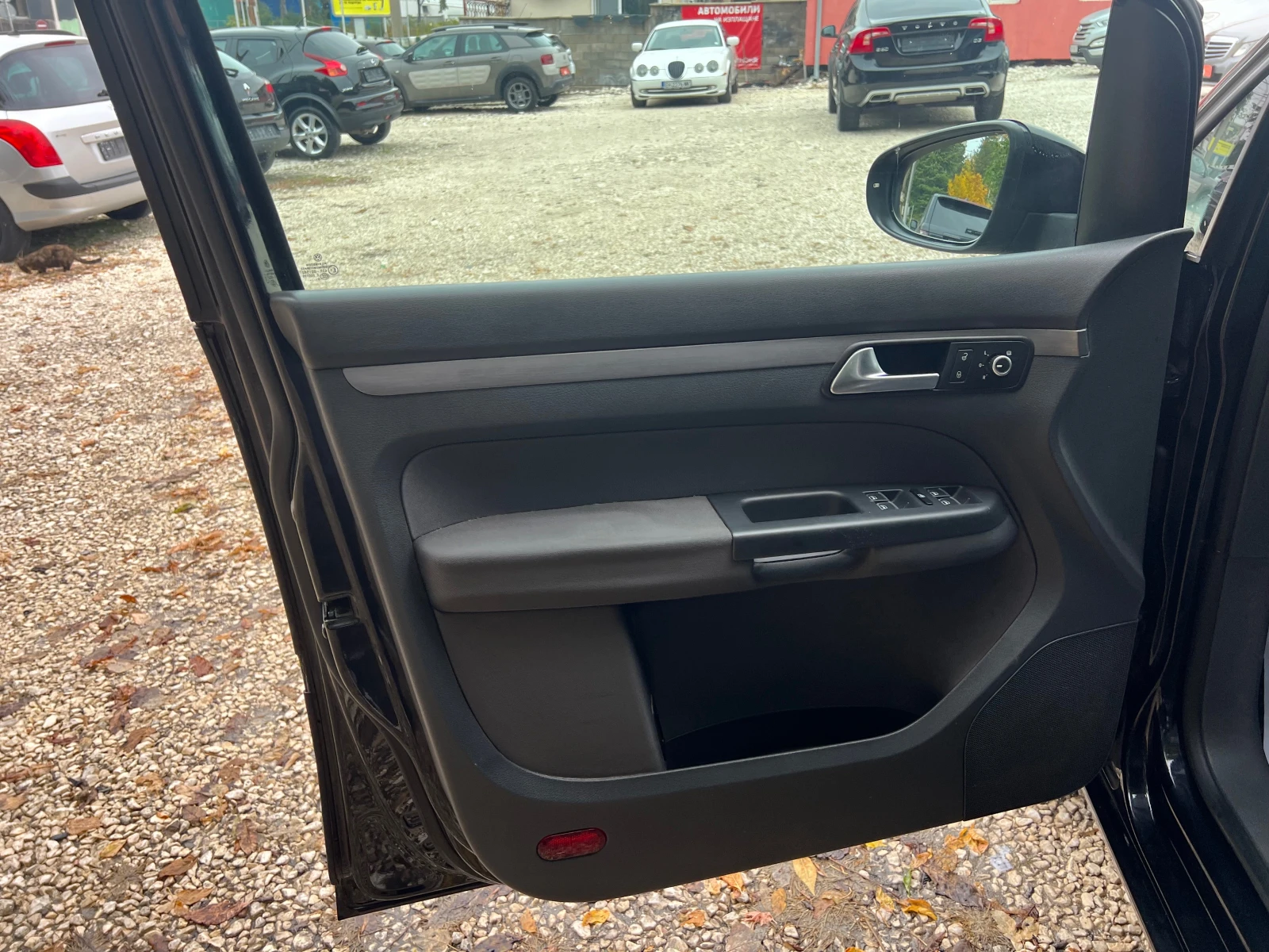 VW Touran Facelift 7  105. | Mobile.bg   15