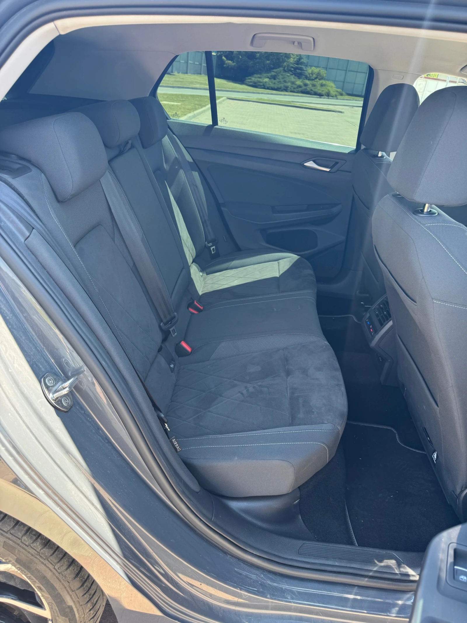 VW Golf E-TSI 1st Edition  - изображение 8