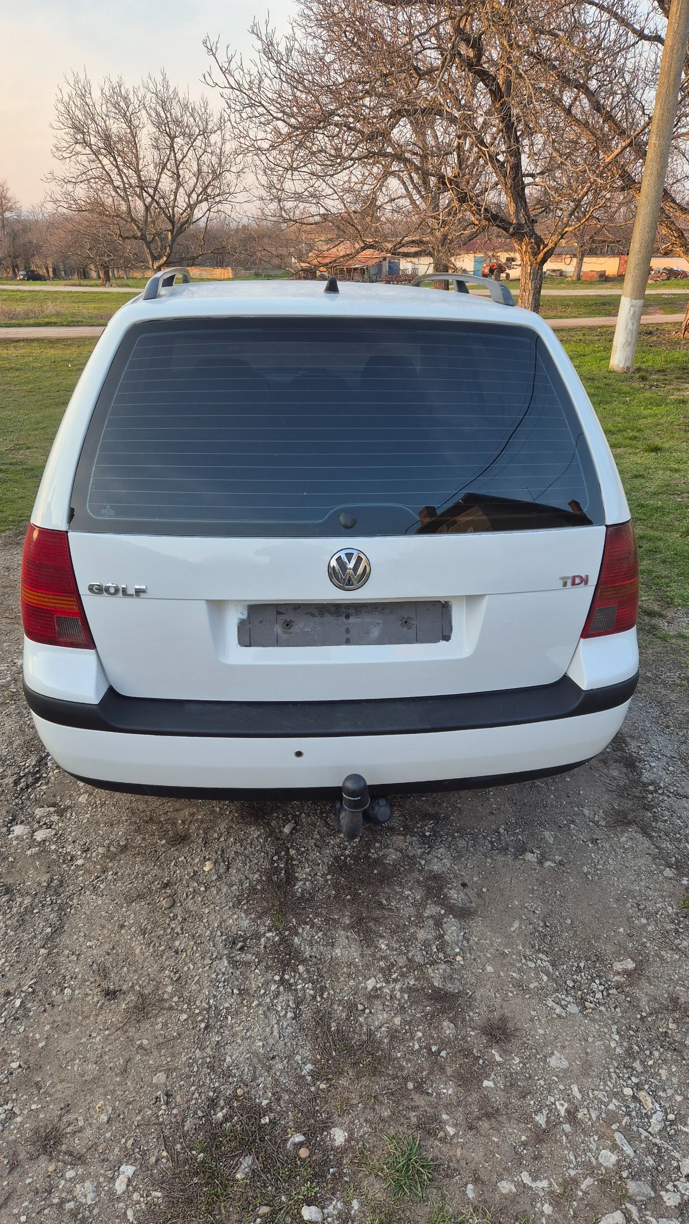 VW Golf 1.9 TDI 101k. Теглич!, снимка 11 - Автомобили и джипове - 53739193