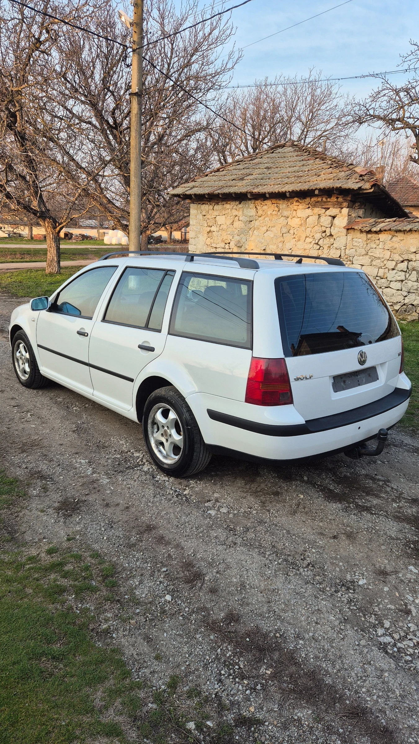 VW Golf 1.9 TDI 101k. Теглич!, снимка 3 - Автомобили и джипове - 53739193