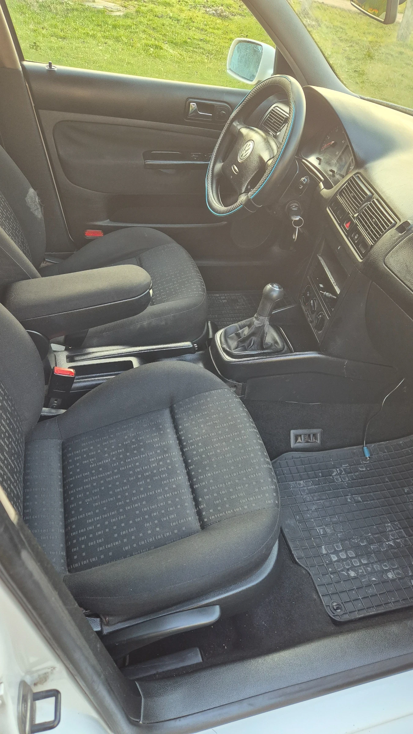 VW Golf 1.9 TDI 101k. Теглич!, снимка 7 - Автомобили и джипове - 53739193