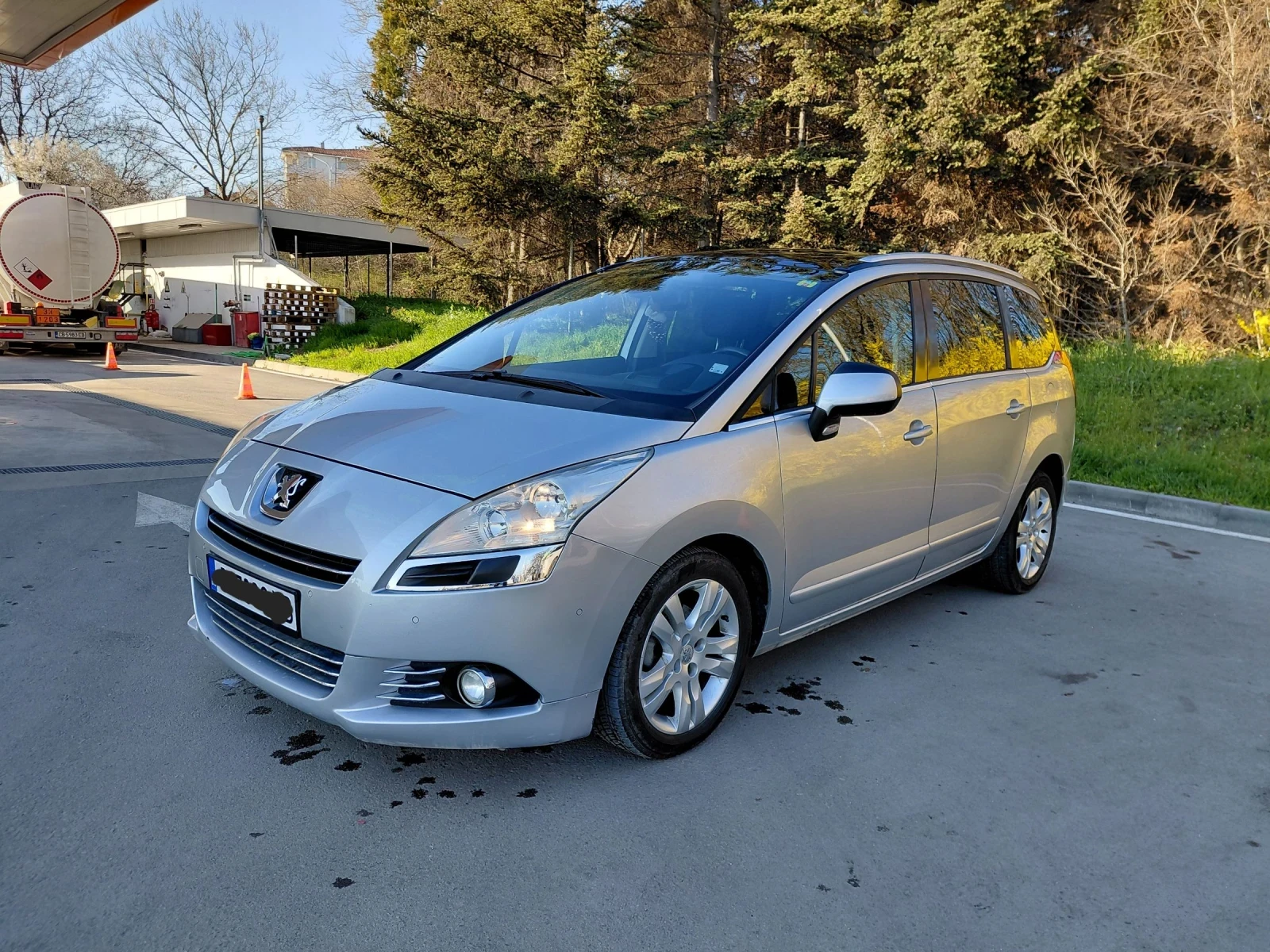 Peugeot 5008 1.6 HDI, снимка 4 - Автомобили и джипове - 54117765