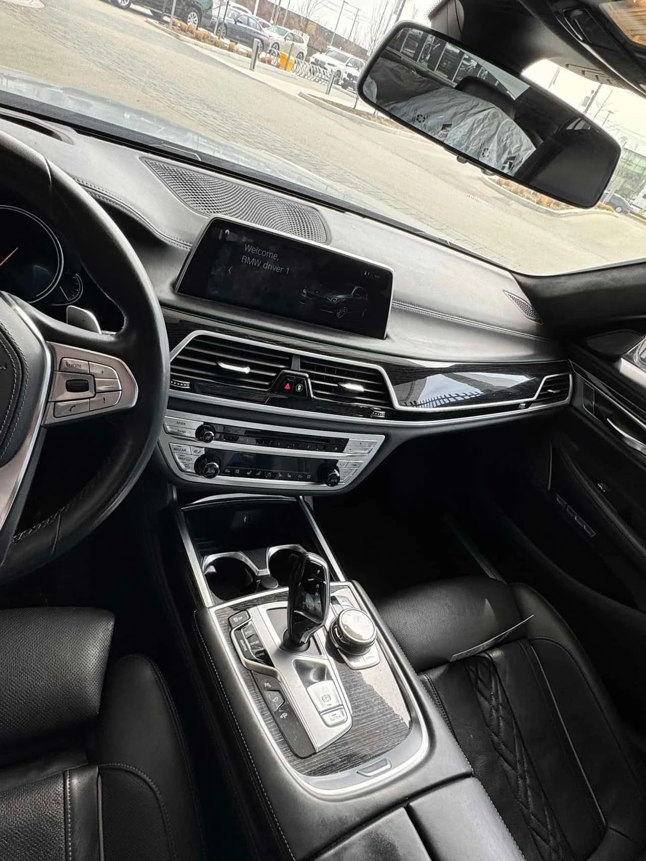 BMW 750 i xDrive/HUD/360/ОБДУХВАНЕ/DIS/ВТОРИ ГУМИ И ДЖАНТИ, снимка 12 - Автомобили и джипове - 54155308