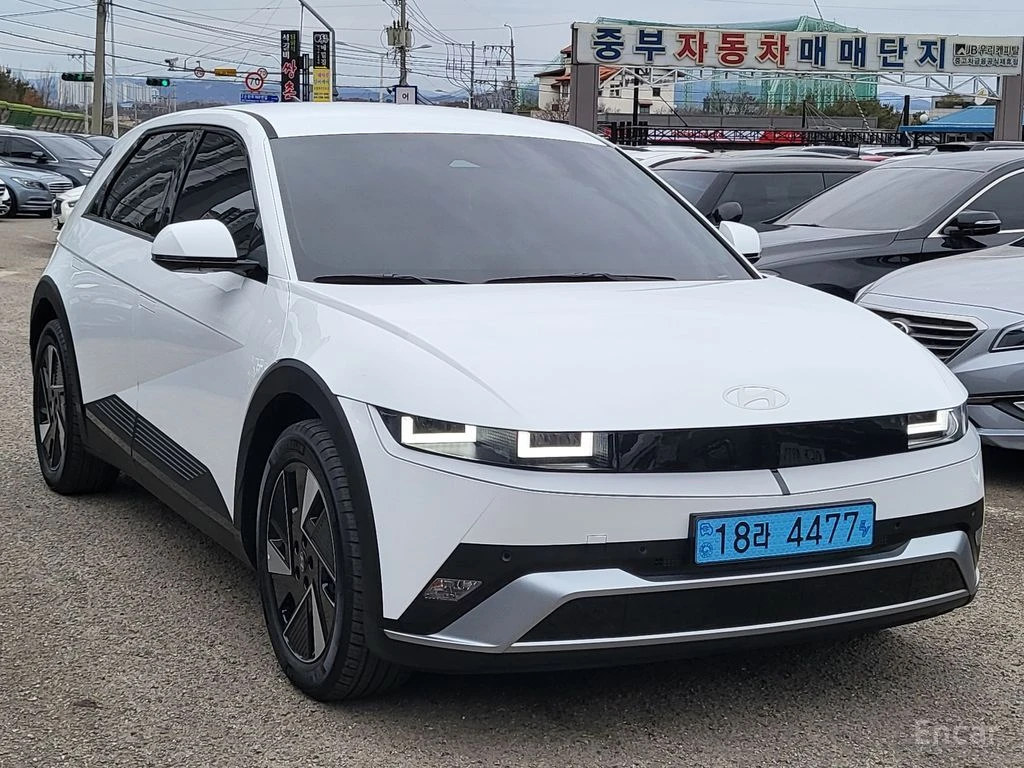 Hyundai Ioniq 5 4x4* LONG RANGE* EXCLUSIVE* ОБДУХВАНЕ* ДИСТРОНИК* , снимка 2 - Автомобили и джипове - 54370214