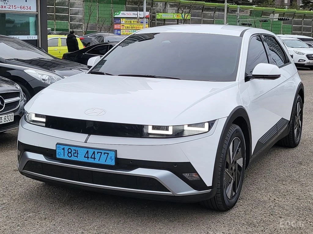 Hyundai Ioniq 5 4x4* LONG RANGE* EXCLUSIVE* ОБДУХВАНЕ* ДИСТРОНИК* 