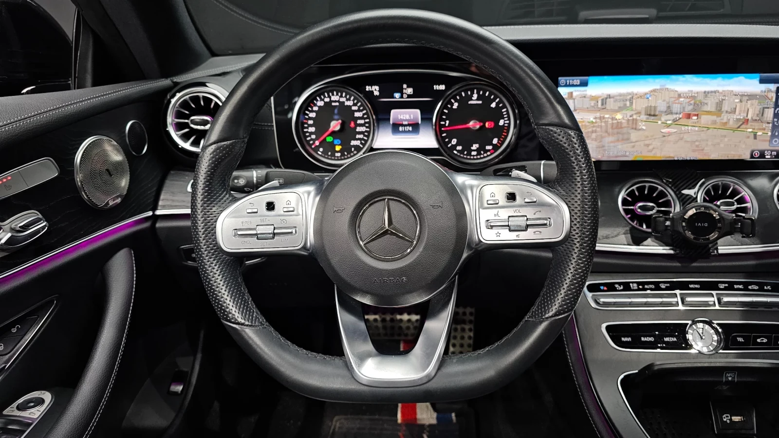Mercedes-Benz E 220 2019* AMG PK* KEYLESS* HEAD-UP* AMBIENT* КРАЙНА ЦЕ, снимка 7 - Автомобили и джипове - 54388357