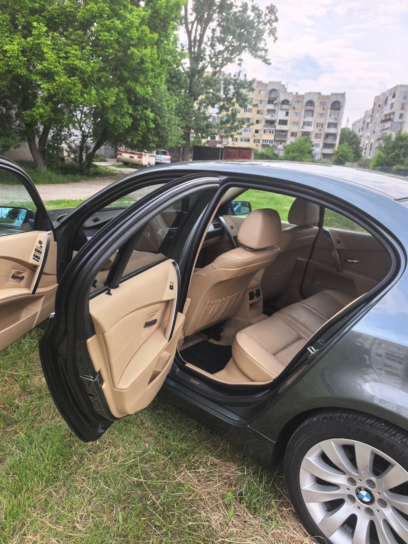 BMW 530 E60 facelift, снимка 11 - Автомобили и джипове - 54623878