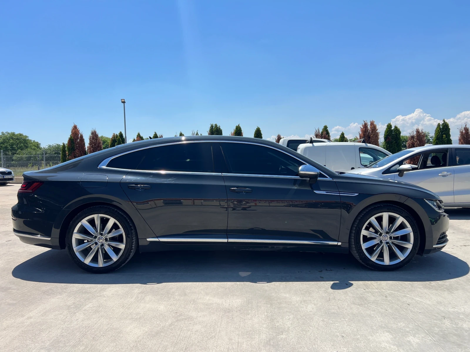 VW Arteon 2.0 TDI 150/РЕГИСТРИРАНА/НОВИ ГУМИ/ЛИЗИНГ, снимка 7 - Автомобили и джипове - 54861935