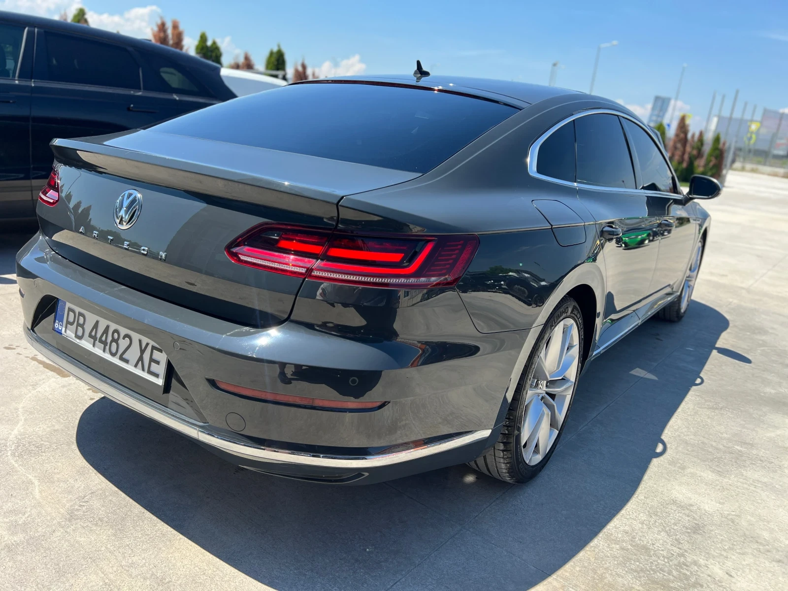 VW Arteon 2.0 TDI 150/РЕГИСТРИРАНА/НОВИ ГУМИ/ЛИЗИНГ, снимка 6 - Автомобили и джипове - 54861935