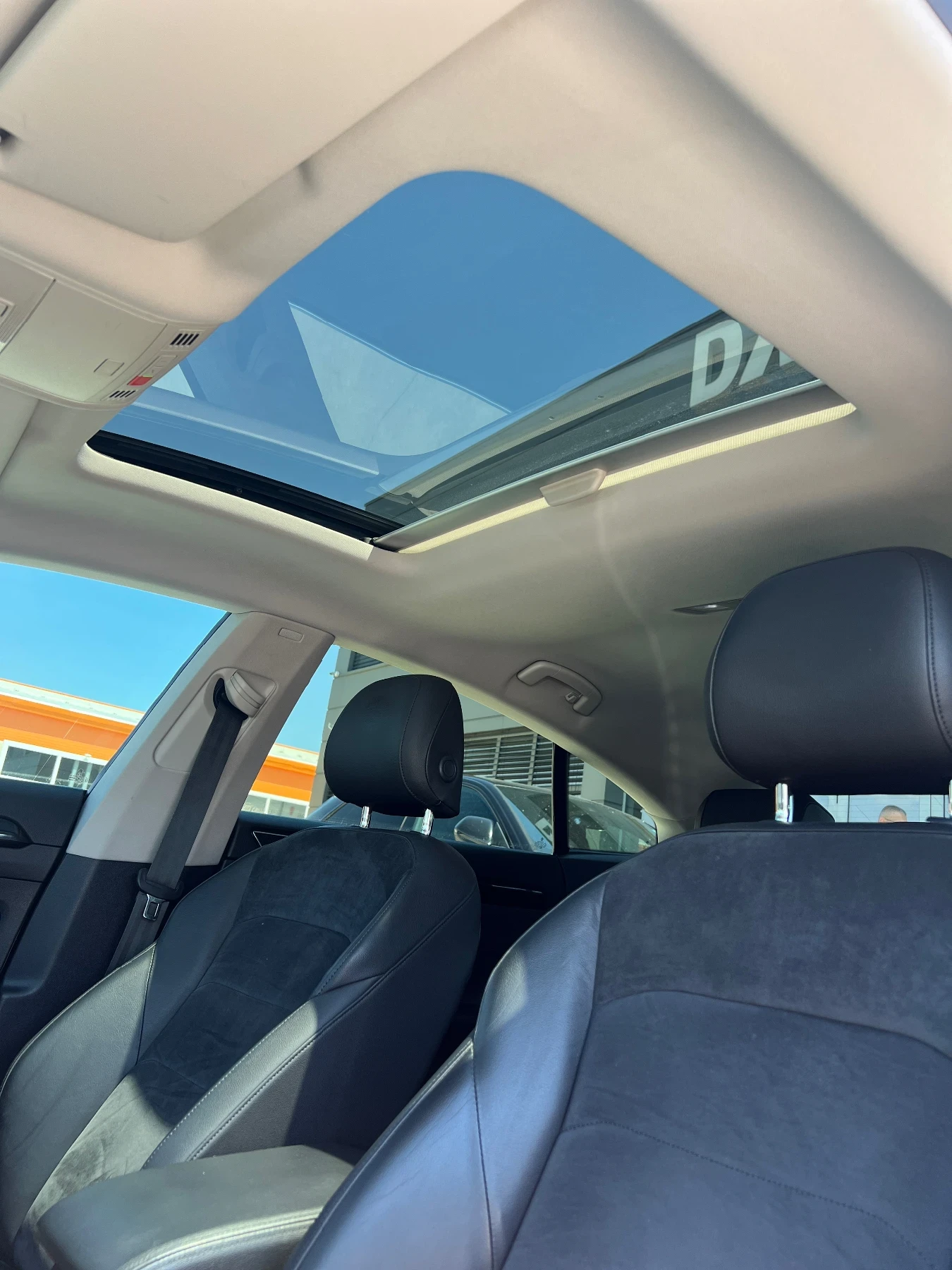 VW Arteon 2.0 TDI 150/РЕГИСТРИРАНА/НОВИ ГУМИ/ЛИЗИНГ, снимка 17 - Автомобили и джипове - 54861935