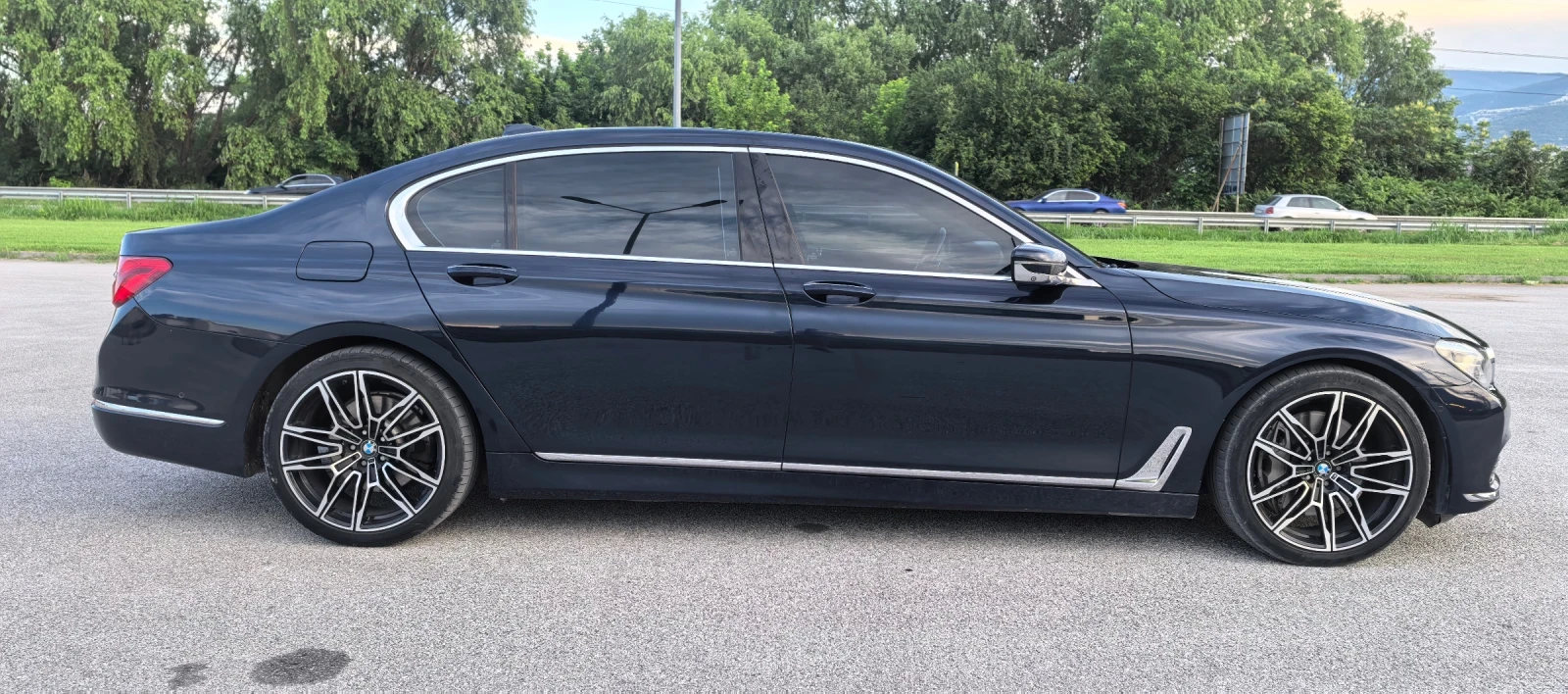 BMW 750, снимка 6 - Автомобили и джипове - 54882790