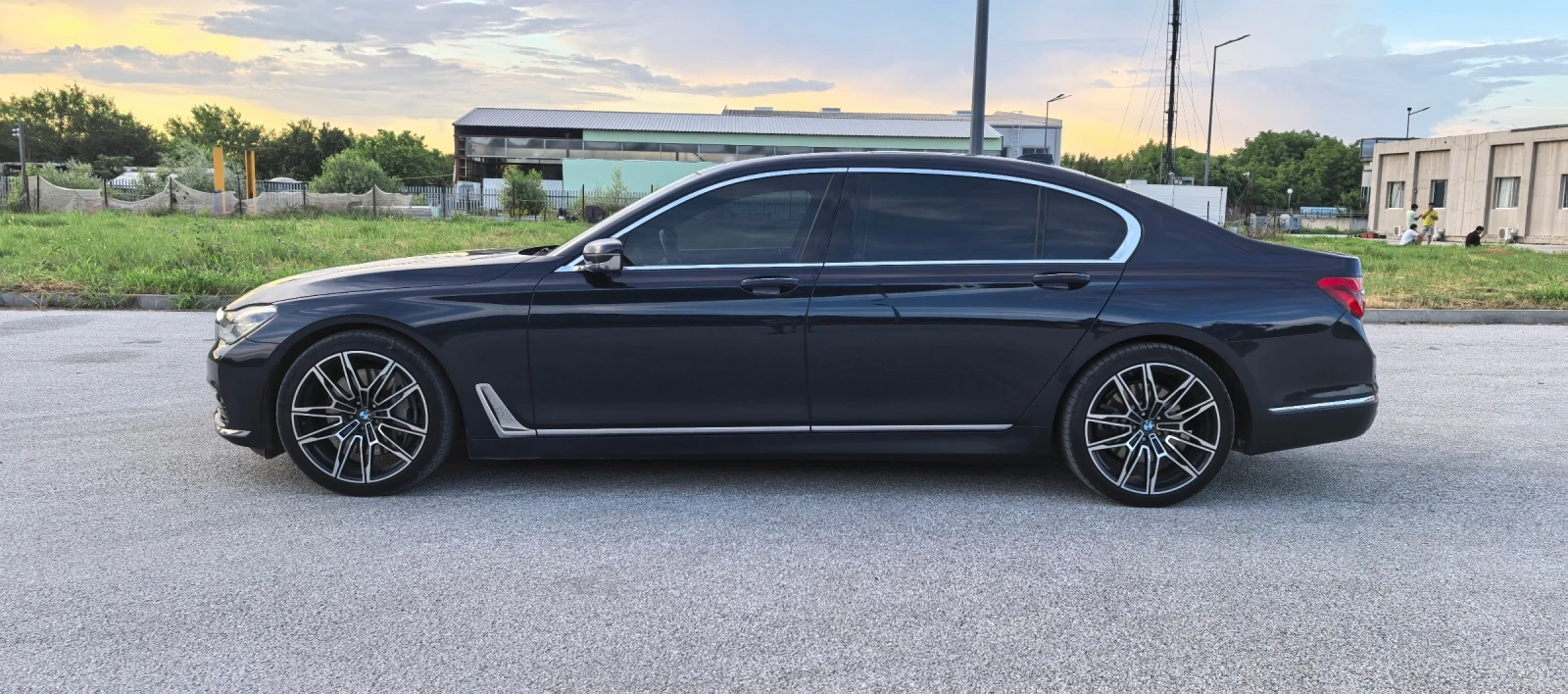 BMW 750, снимка 9 - Автомобили и джипове - 54882790