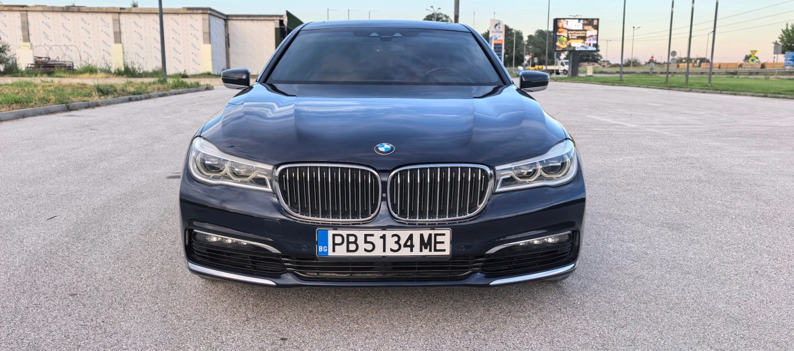 BMW 750, снимка 2 - Автомобили и джипове - 54882790