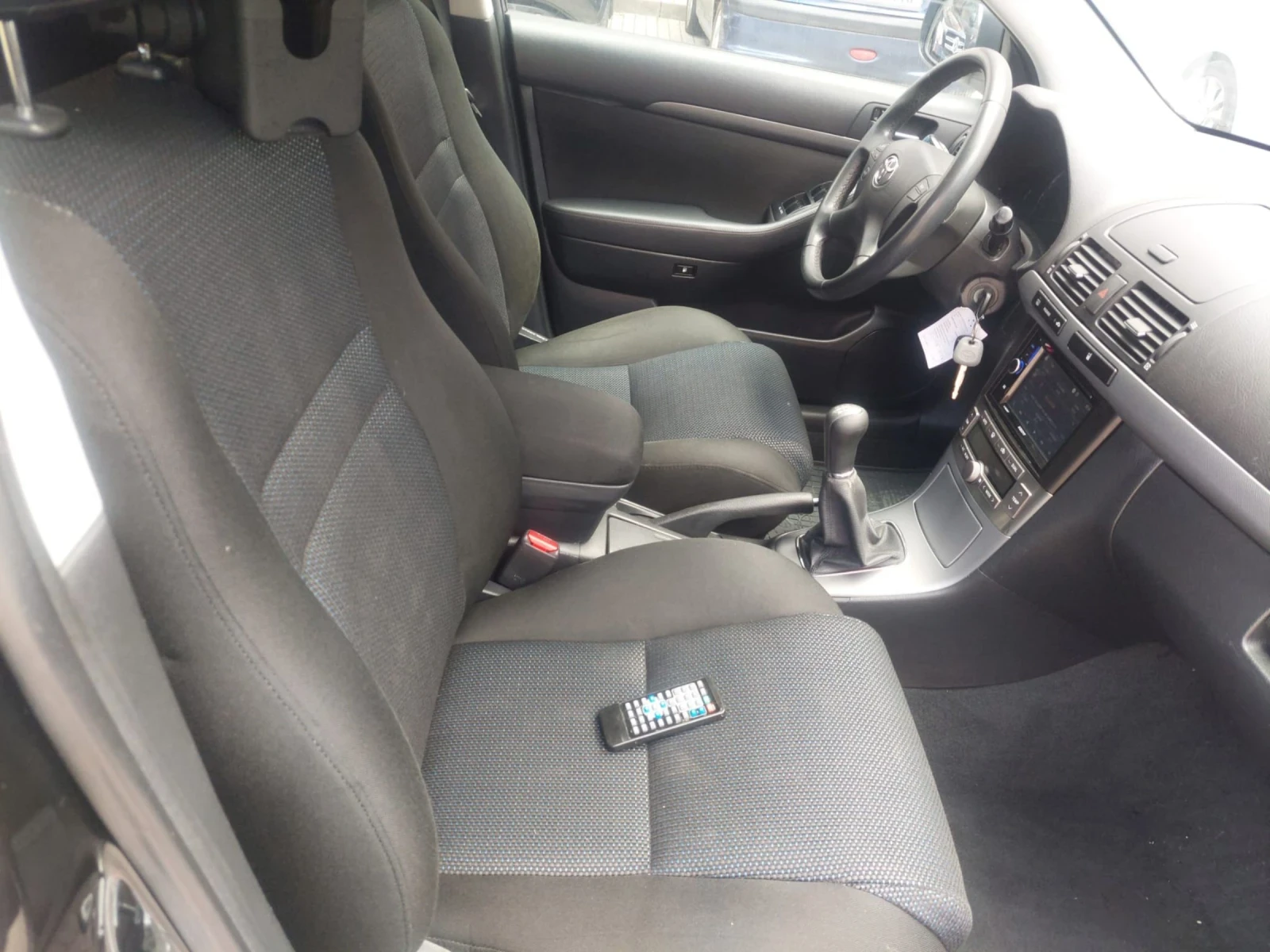 Toyota Avensis 1.8VVTI NAVI ТОП!, снимка 12 - Автомобили и джипове - 54922255