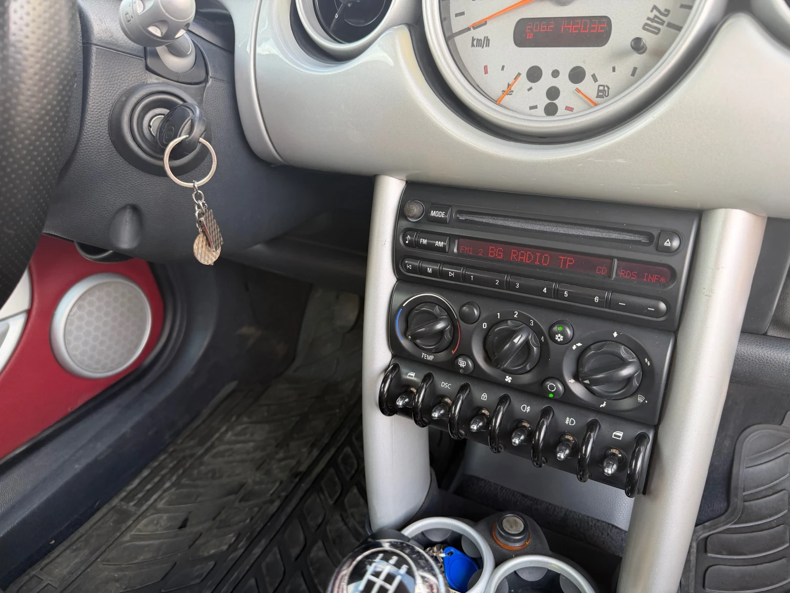 Mini Cooper 1.6 бензин , снимка 7 - Автомобили и джипове - 55589810